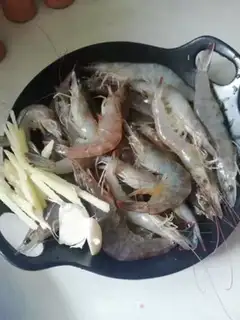 Make A boiled prawn step 0