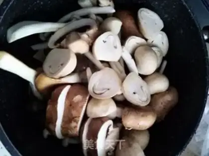 Make Frozen mushroom soup step 1