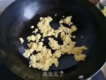 Make Scrambled eggs step 3
