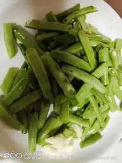 Make Bean petals step 0