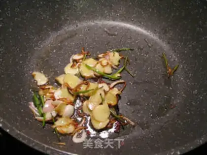 Make Three chickens on the red dates step 3