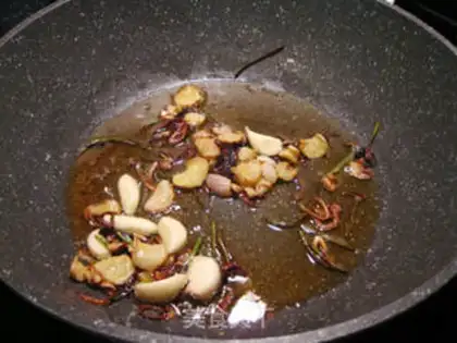 Make Three chickens on the red dates step 4