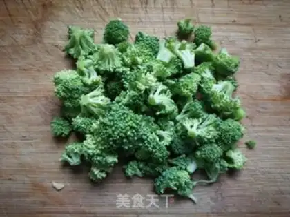 Make Tomato broccoli step 1