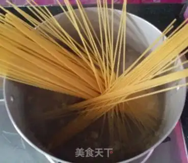 Make Spaghetti step 1