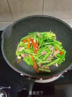 Make Four-season bean fried meat step 8