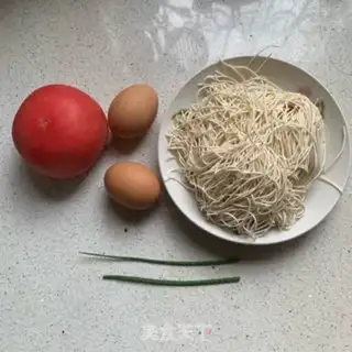 Make Tomato egg noodles step 0