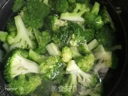 Make Fried broccoli step 2