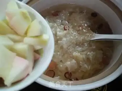 Make Peach silver ear soup step 7