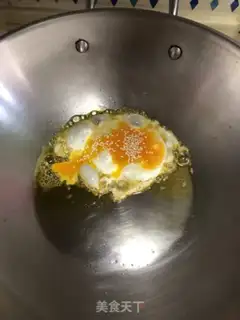 Make Fried bread egg sandwich step 1