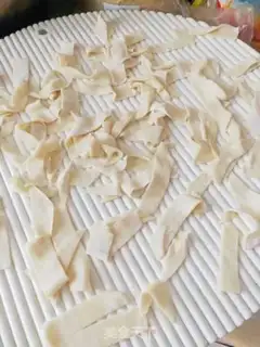 Make Quite a seafood soup step 1