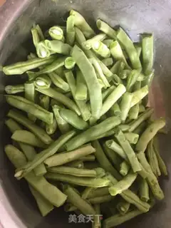 Make Steakbone and four season beans step 0