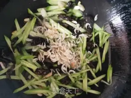 Make Quite a seafood soup step 4