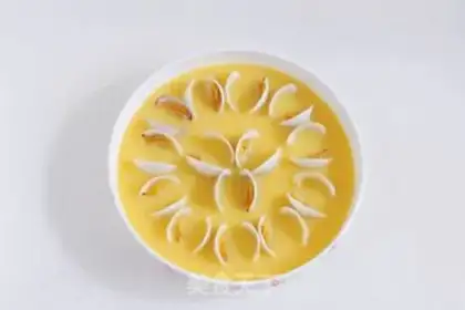 Make Cracking eggs step 4