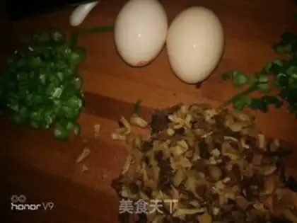 Make radish and egg fried rice step 1