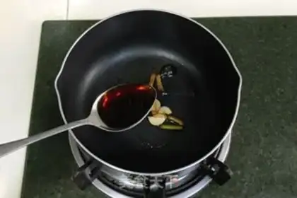 Make Cracking eggs step 7
