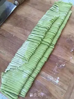 Make Handy spinach noodles step 10