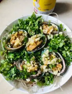 Make Curry garlic abalone steamed potatoes step 4