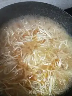 Make West Red Capricorn egg noodles step 3