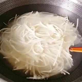 Make Onion noodles step 3