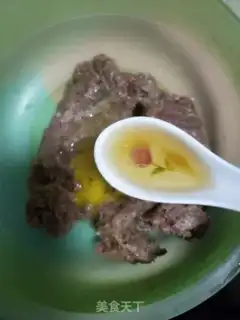 Make Fresh meat and egg yolk step 1