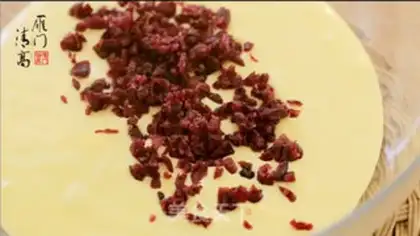 Make Little cranberry steam cake step 4