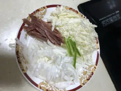 Make Weenie cabbage step 1
