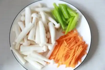 Make Seafood mushrooms step 1