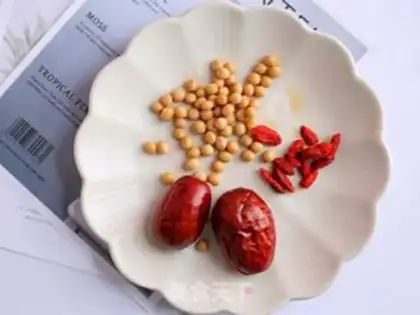 Make Red dates, soybeans step 0