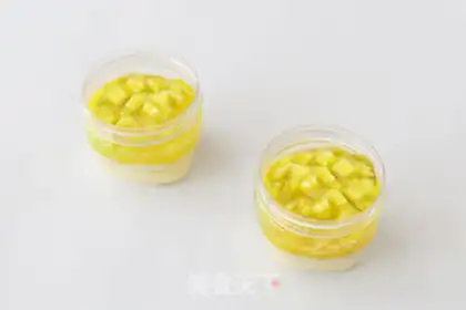 Make Pineapple cup step 5