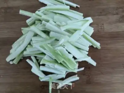 Make Protein melon soup step 1