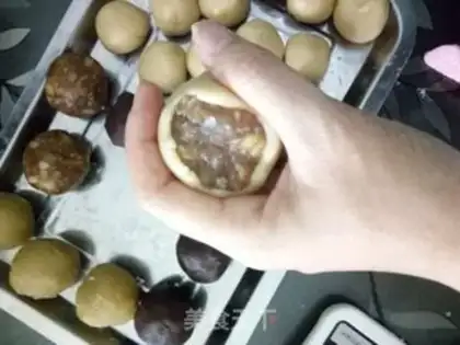 Make A wide moon cake step 7