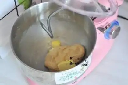 Make Whole wheat oatmeal bread step 1