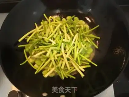 Make Garlic seed beans step 6
