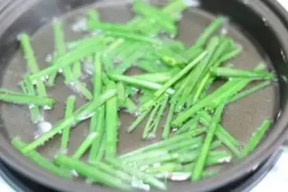 Make Onion noodles step 7
