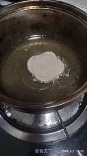 Make Fried potato roses step 3
