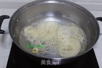 Make The dumpling noodles step 1
