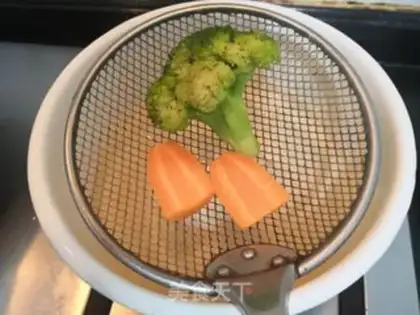 Make The broccoli chicken cake step 4