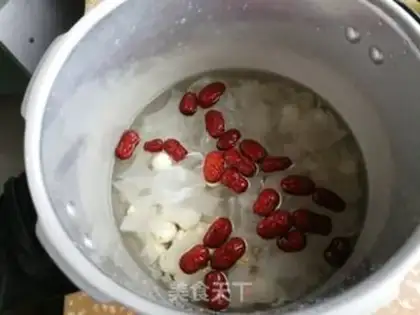 Make Silver-eared omelet step 1