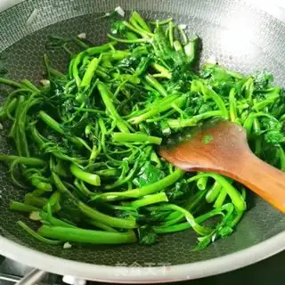 Make Garlic cabbage step 6