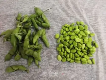 Make Bean petals and garlic step 0