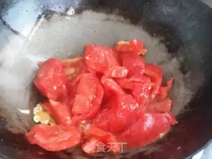 Make Scrambling eggs for tomatoes step 5