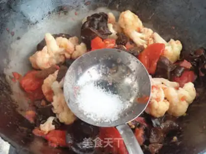 Make Scrambling eggs for tomatoes step 8