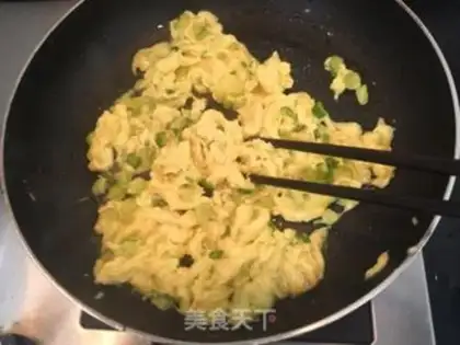 Make Bean petals and garlic step 9