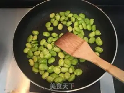 Make Bean petals and garlic step 11