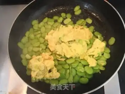 Make Bean petals and garlic step 13