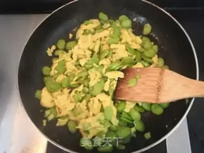 Make Bean petals and garlic step 14