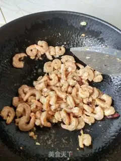 Make cucumber shrimp step 1