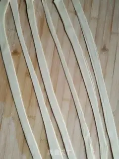 Make Oiled egg noodles step 22