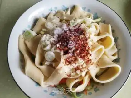 Make Oiled egg noodles step 26