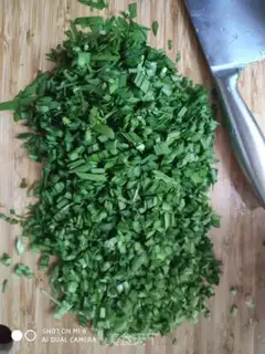 Make Scrambled eggs step 1